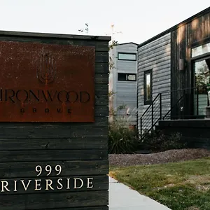 ironwood-grove-tiny-house-hotel.nashville-hotels.org/